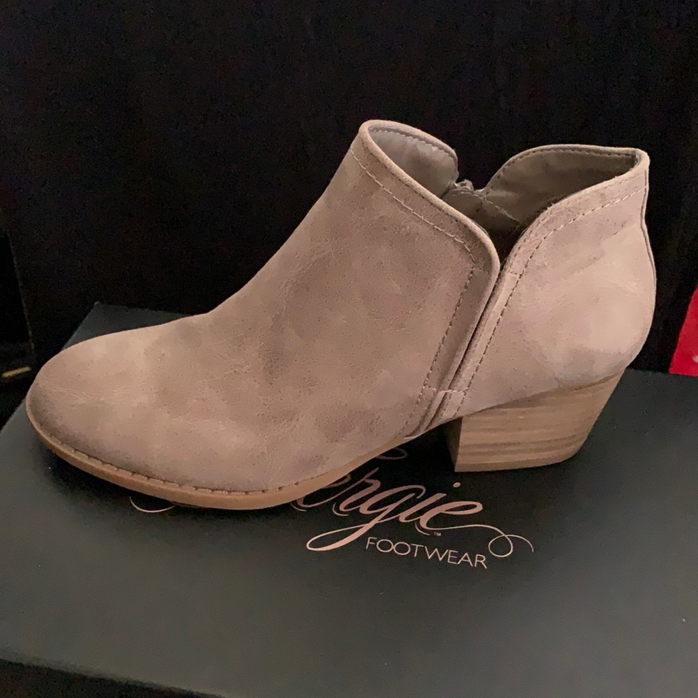 Tan Bootie Size 8